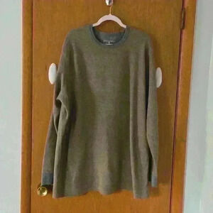 Mutual Weave brand men's long sleeve grey & yellow striped thermal. Size 2XL.